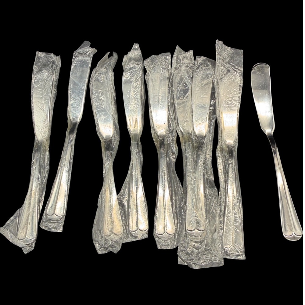 8 International Silver Stainless Cape Cod Butter Spreaders Flatware‎ Scallop